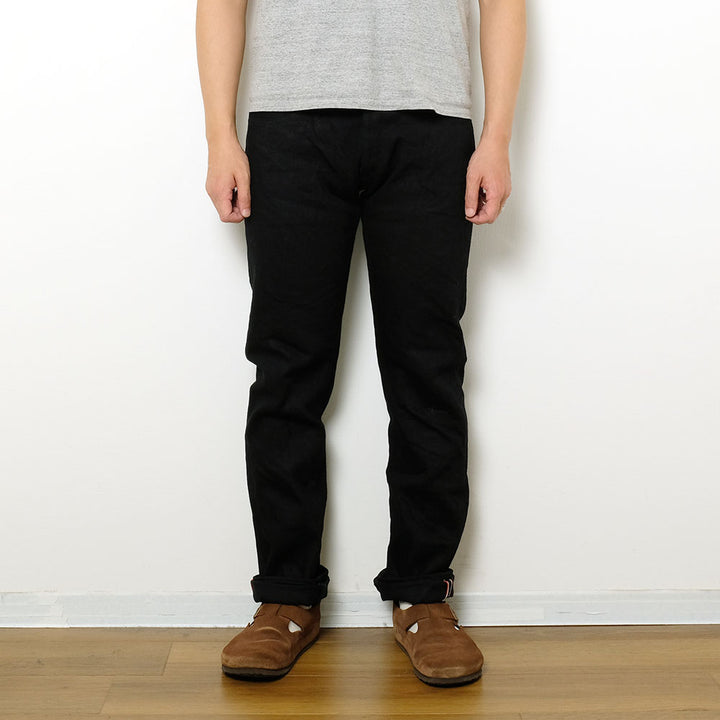 Oni Denim<br>Semi Tight Straight<br>20oz "鬼秘-ONI Secret-"<br>藍墨ブラックデニム<br>ONI-546AIZ